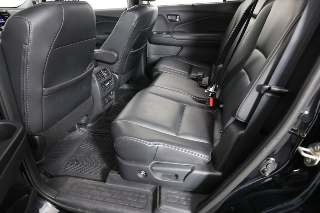 Used 2019 Honda Pilot Touring image 18