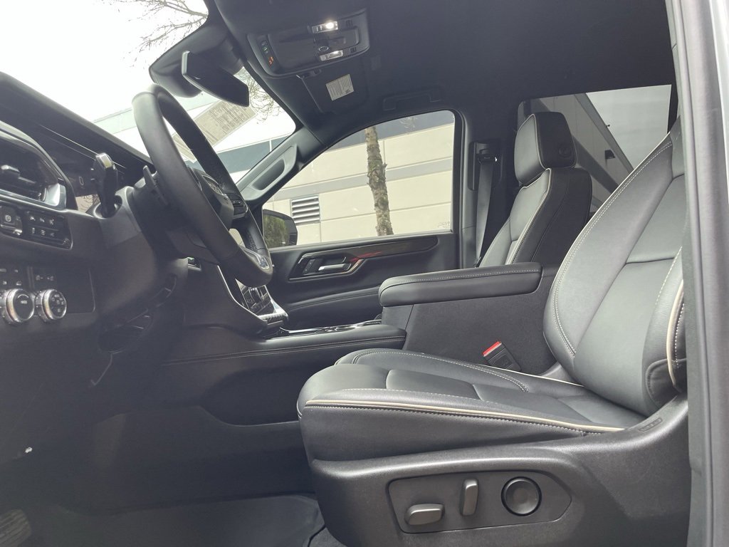 Used 2025 GMC Yukon Elevation image 17