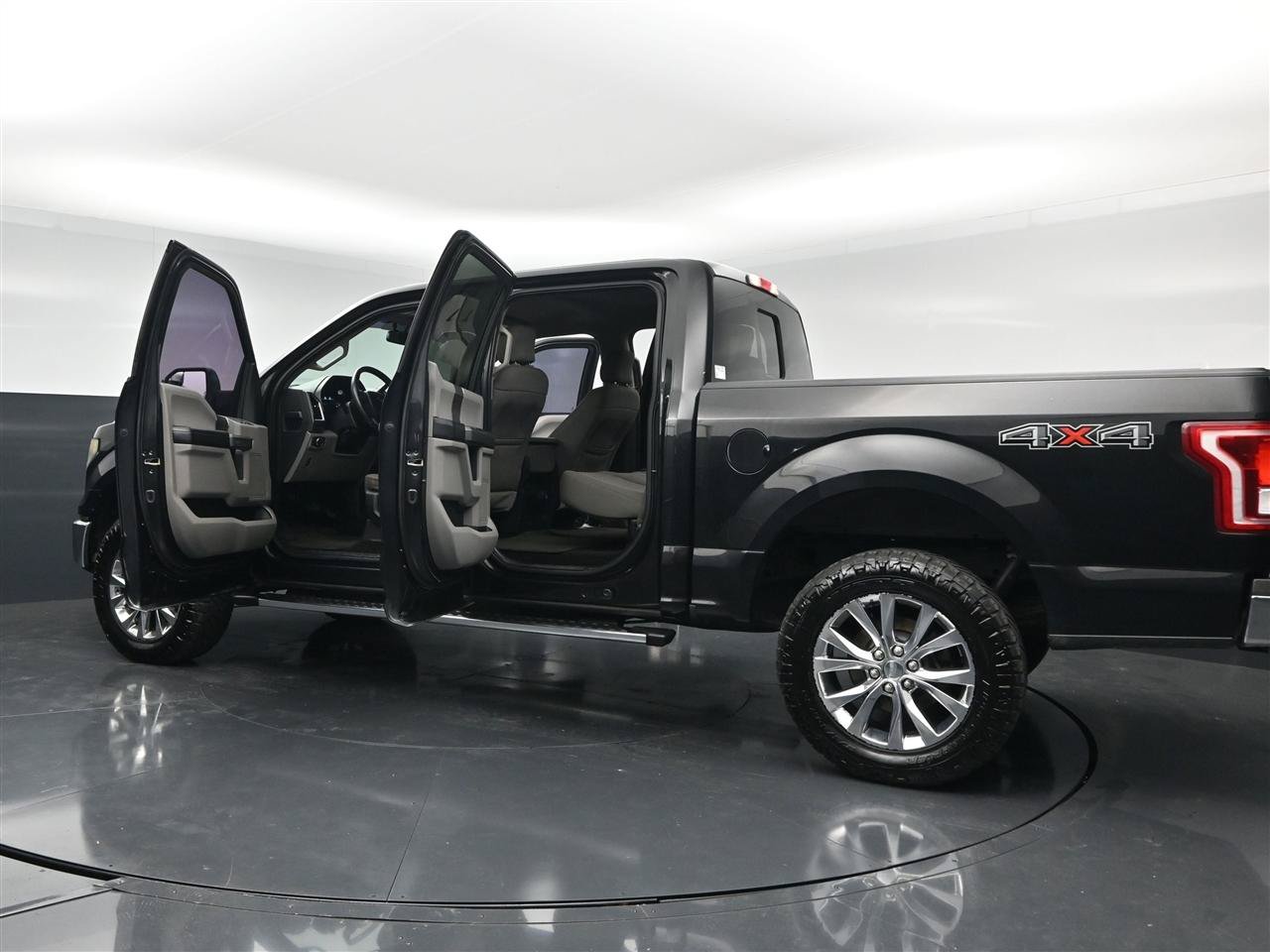 Used 2015 Ford F150 XLT w/ Equipment Group 302A Luxury AWD/4WD image 38