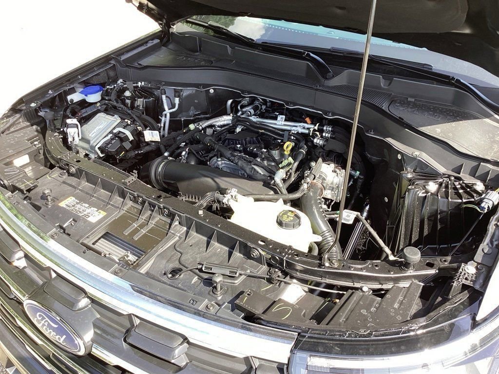 New 2025 Ford Explorer Active w/ Active Comfort Package image 23