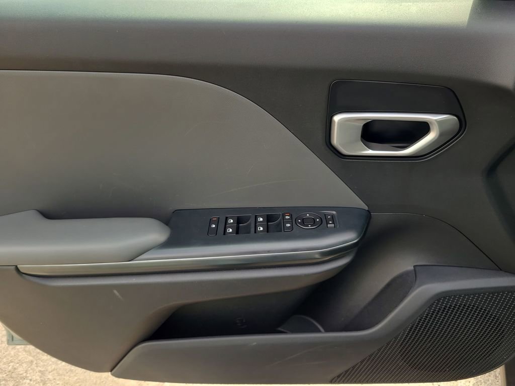 Used 2025 Kia K4 LXS FWD image 23