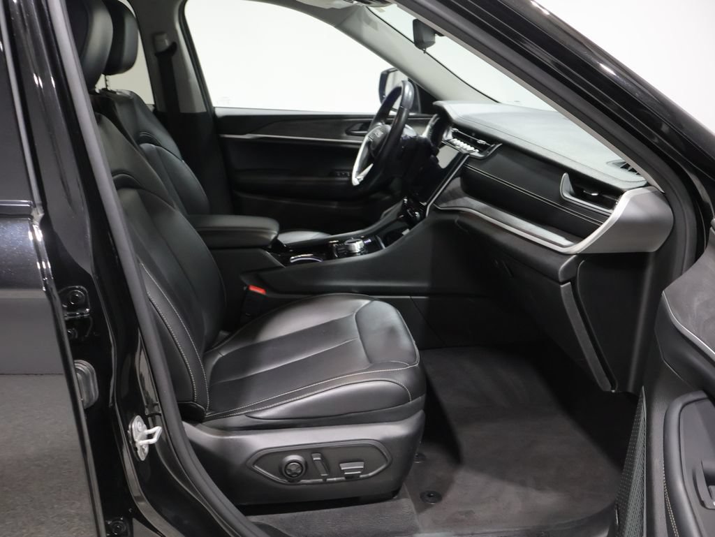Used 2021 Jeep Grand Cherokee L Limited AWD/4WD image 24