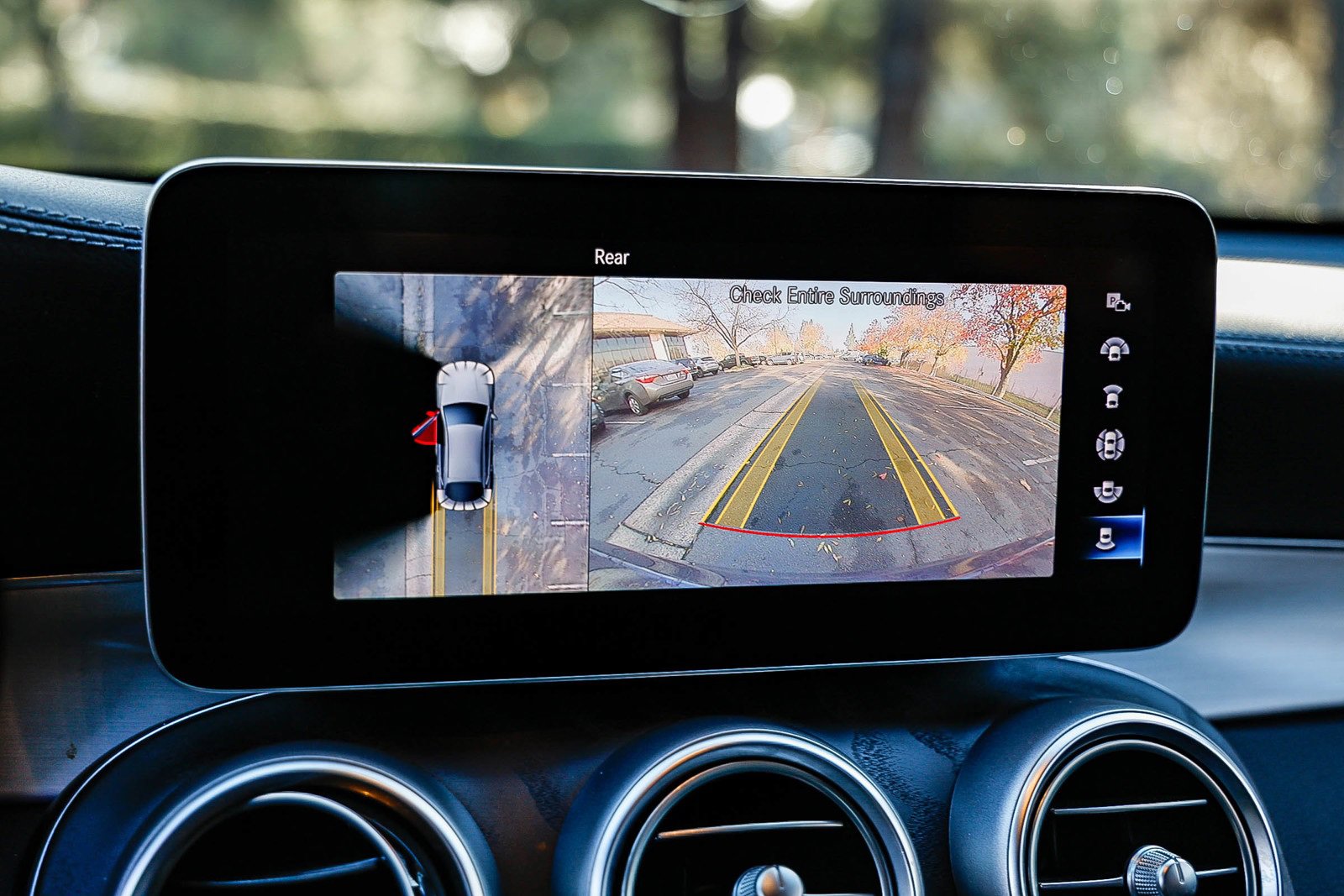 Used 2023 Mercedes-Benz GLC 300 4MATIC Coupe image 24