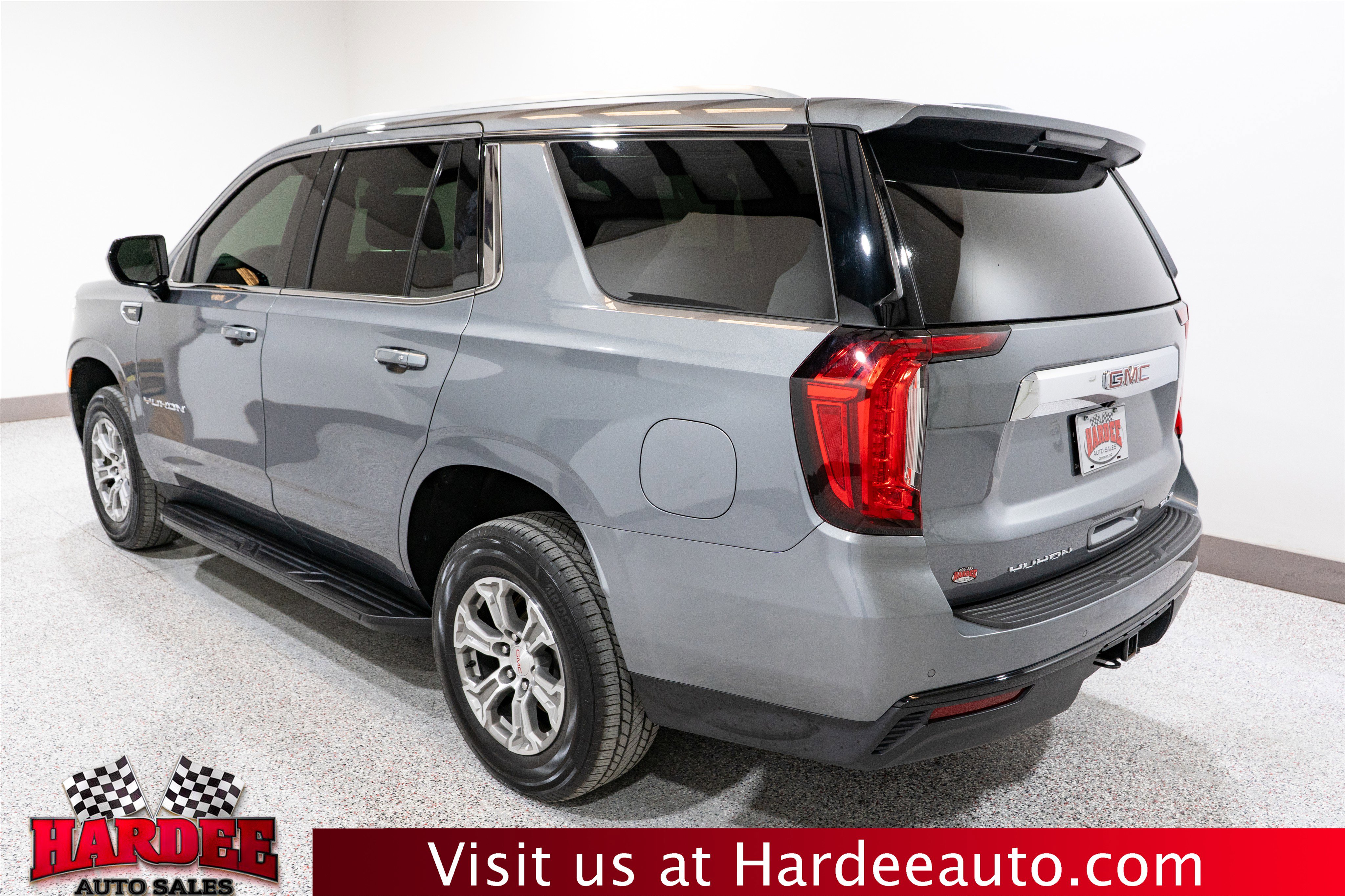 Used 2022 GMC Yukon SLE RWD image 3