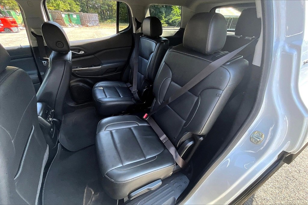 Certified 2023 GMC Acadia SLT image 20