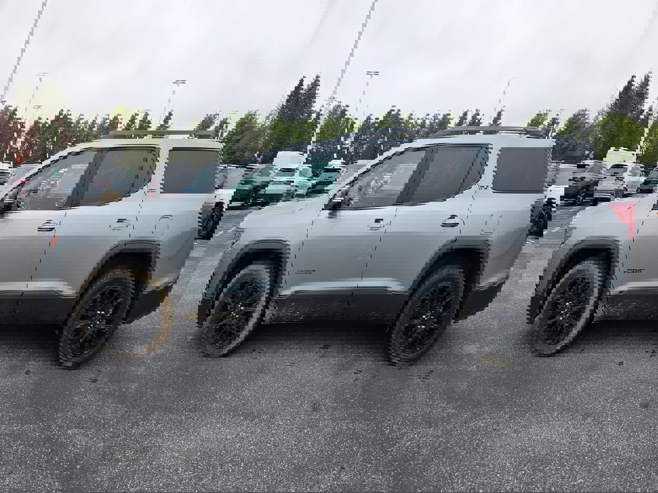 Used 2023 GMC Acadia SLE w/ Driver Convenience Package video 2