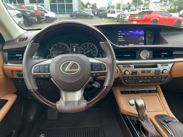 Used 2018 Lexus ES 350 w/ Navigation System Package FWD image 28