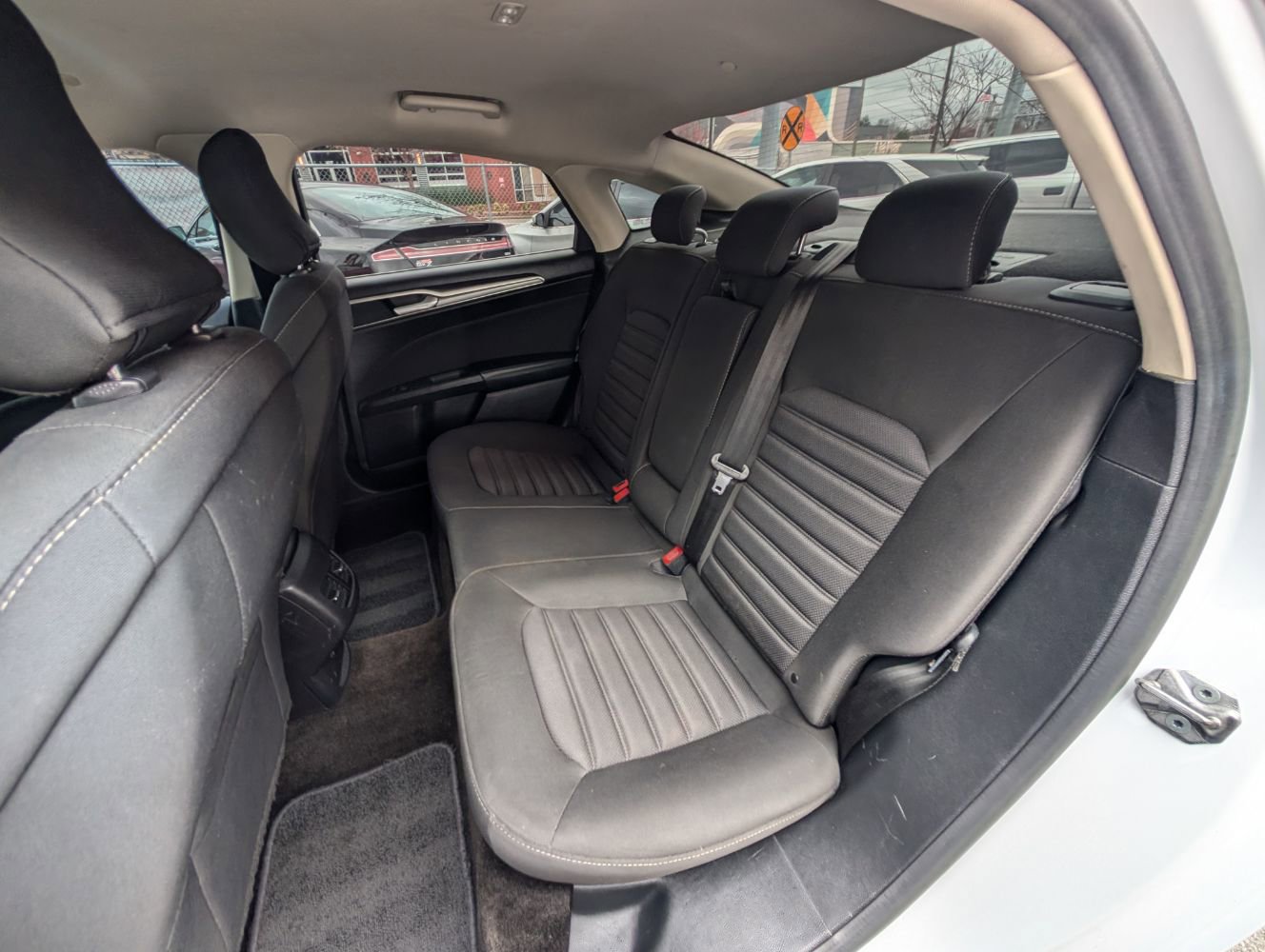 Used 2019 Ford Fusion SE image 18