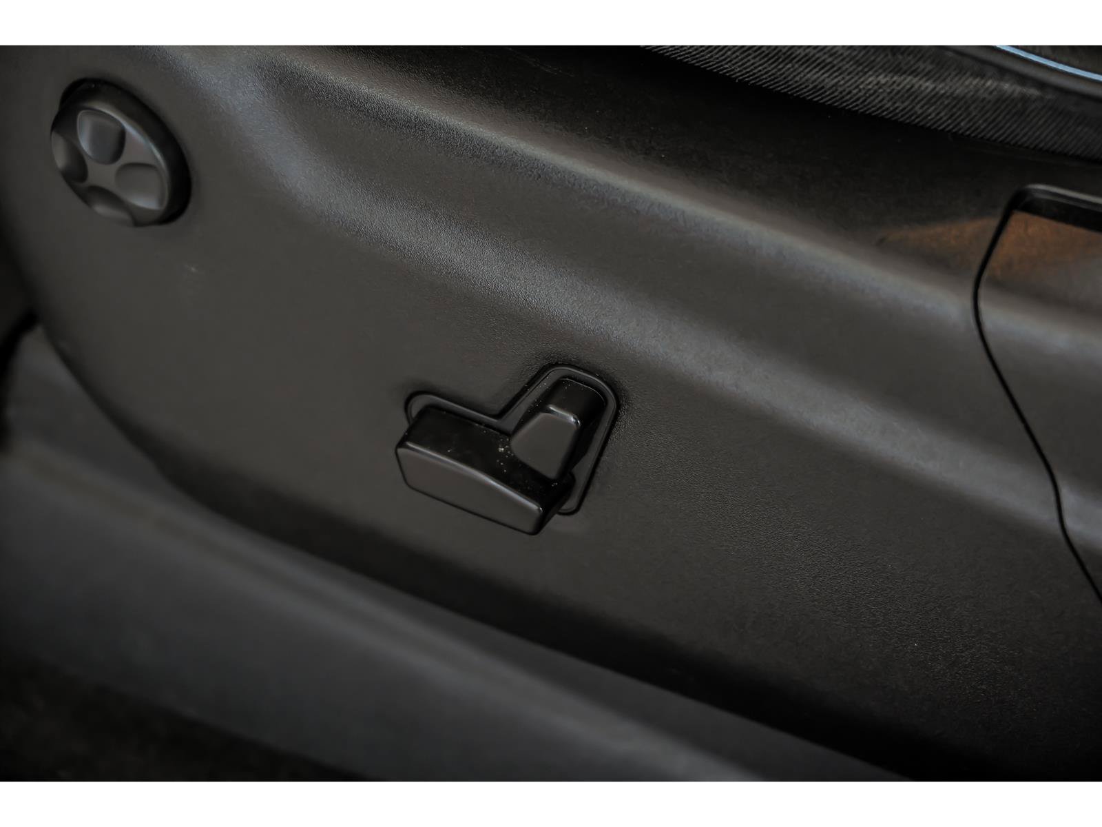 Used 2018 Jeep Grand Cherokee High Altitude AWD/4WD image 16