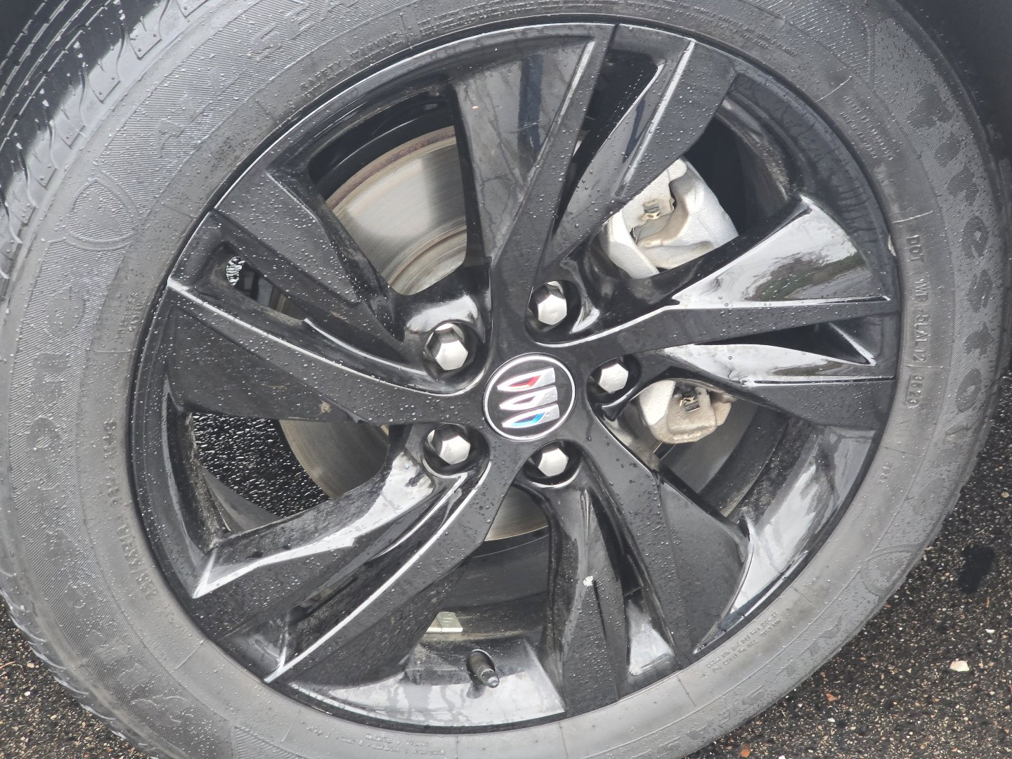 Used 2024 Buick Encore GX Sport Touring image 13