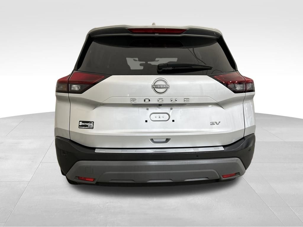 Used 2023 Nissan Rogue SV image 10