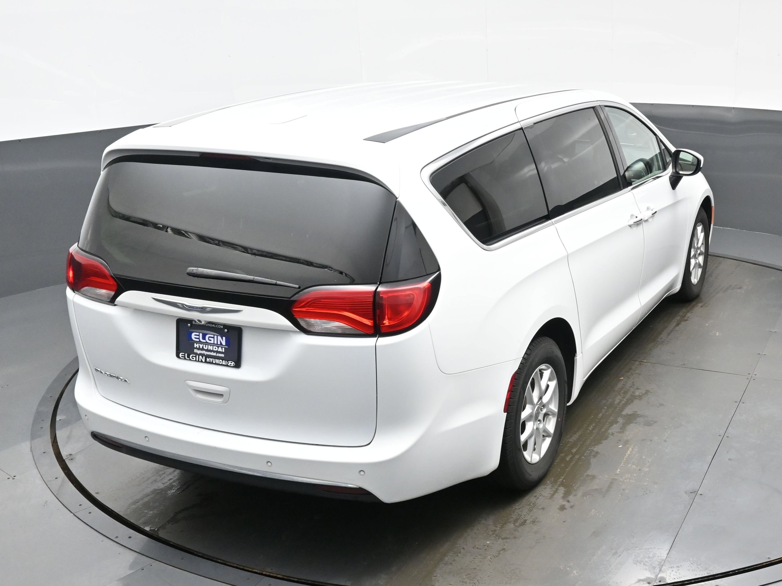 Used 2017 Chrysler Pacifica Touring Plus image 38