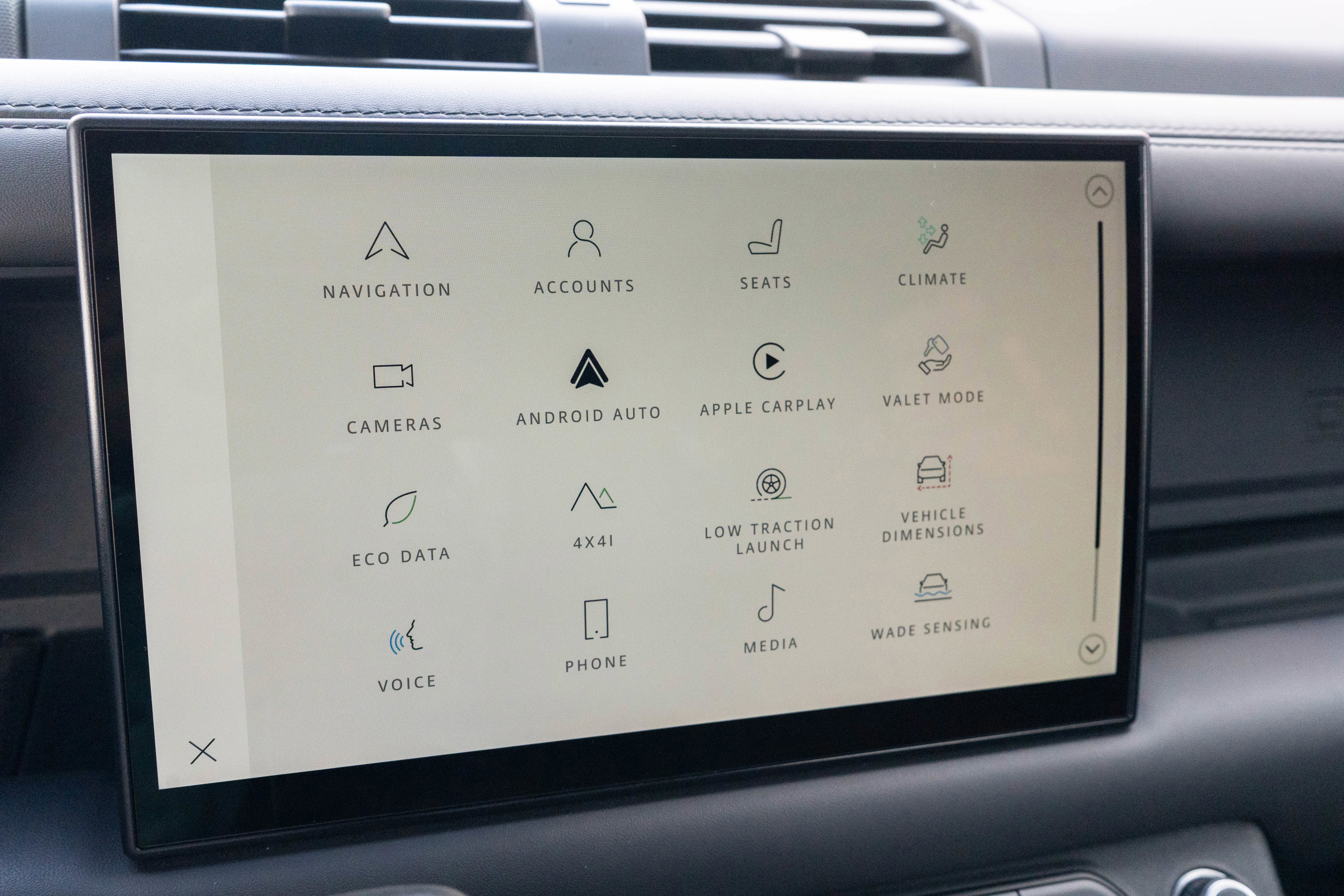 Used 2023 Land Rover Defender 110 Carpathian Edition image 17