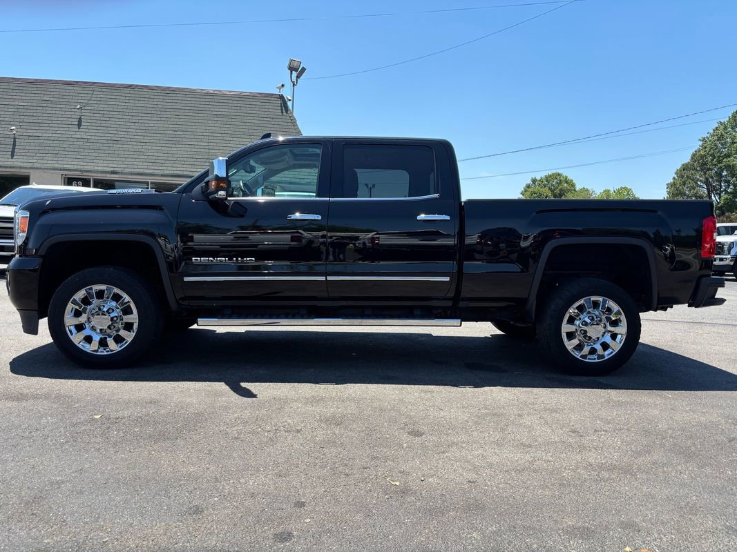 Used 2018 GMC Sierra 2500 Denali w/ Duramax Plus Package AWD/4WD image 7