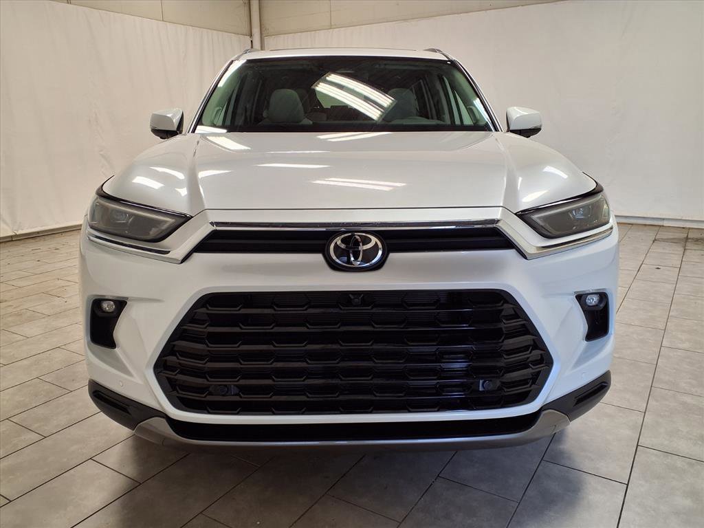 New 2026 Toyota Grand Highlander Platinum image 2