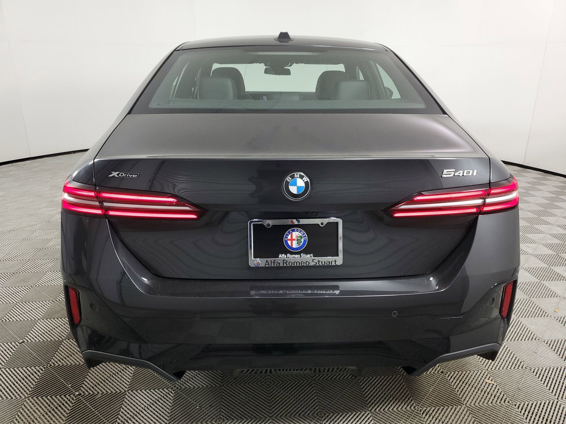 Used 2024 BMW 540i xDrive image 9
