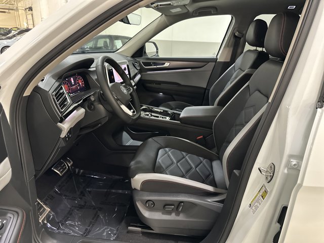 New 2026 Volkswagen Atlas Peak Edition image 16