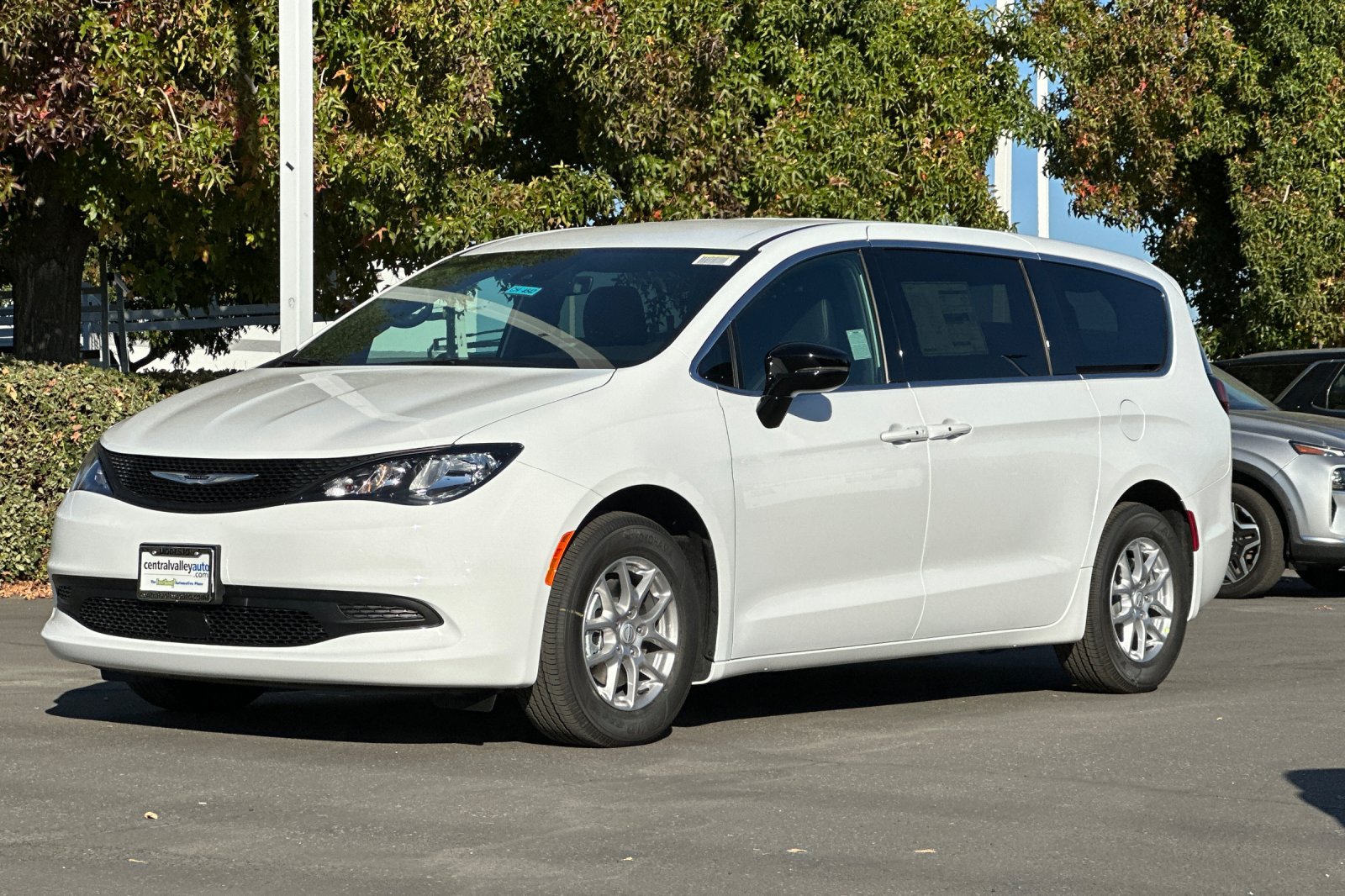 New 2026 Chrysler Voyager LX FWD image 8