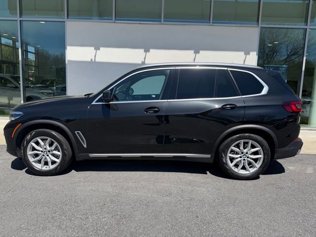 Certified 2023 BMW X5 xDrive40i w/ Premium Package AWD/4WD image 2