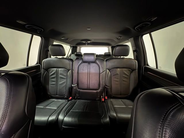 Certified 2024 Jeep Wagoneer L Series II w/ Flexible Seating Group image 20