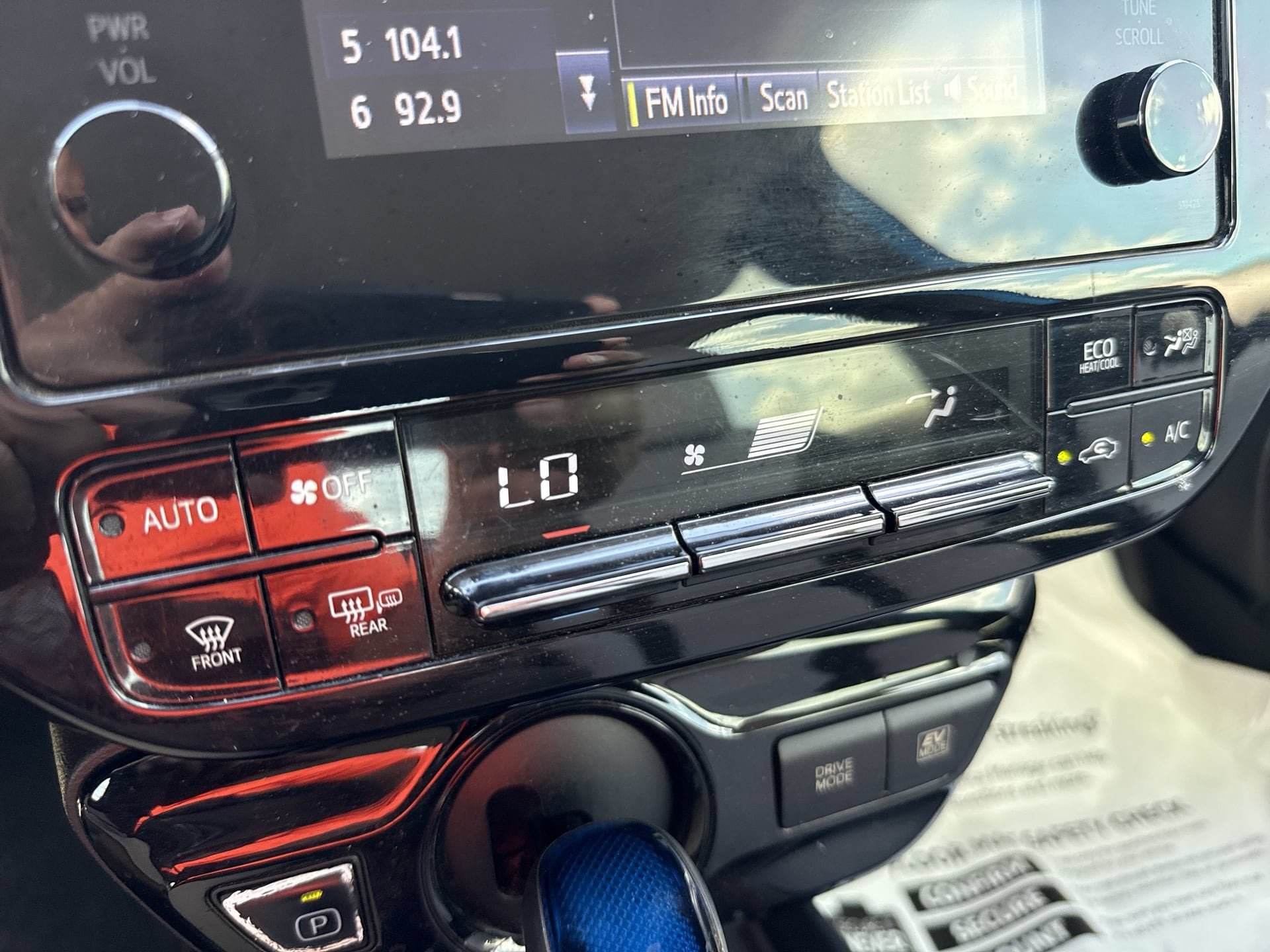 Certified 2019 Toyota Prius LE FWD image 16