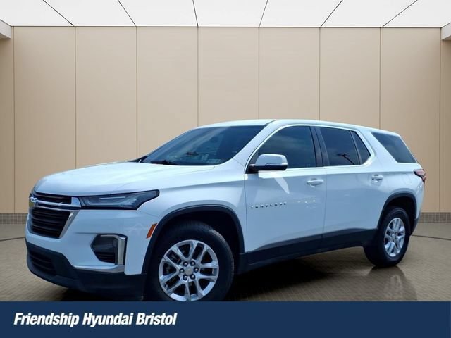 Used 2023 Chevrolet Traverse LS w/ Safety Package FWD image 1