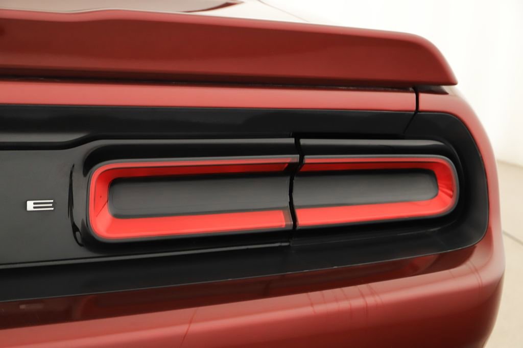 Used 2020 Dodge Challenger SXT image 27