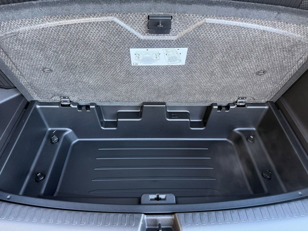 New 2026 Chevrolet Traverse High Country w/ LPO, Floor Liner Package image 28