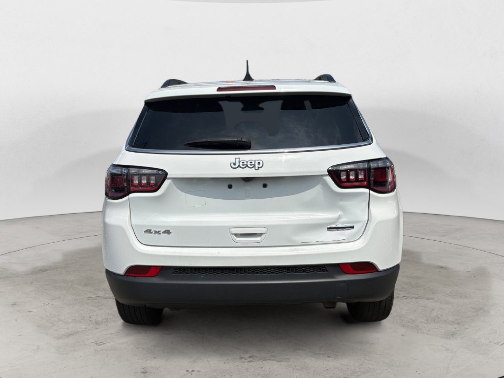 Used 2023 Jeep Compass Latitude AWD/4WD image 4