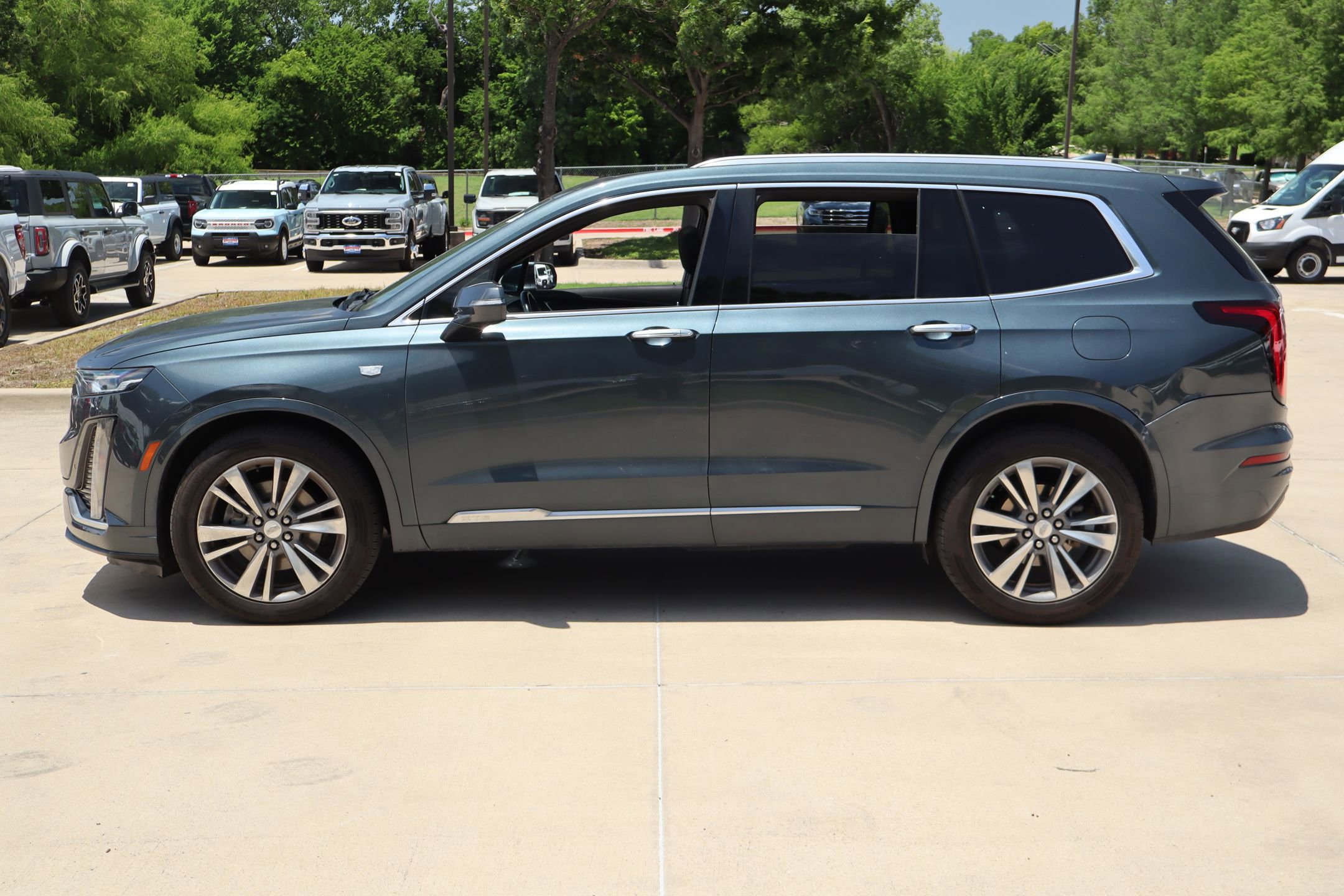 Used 2020 Cadillac XT6 Premium Luxury FWD image 7