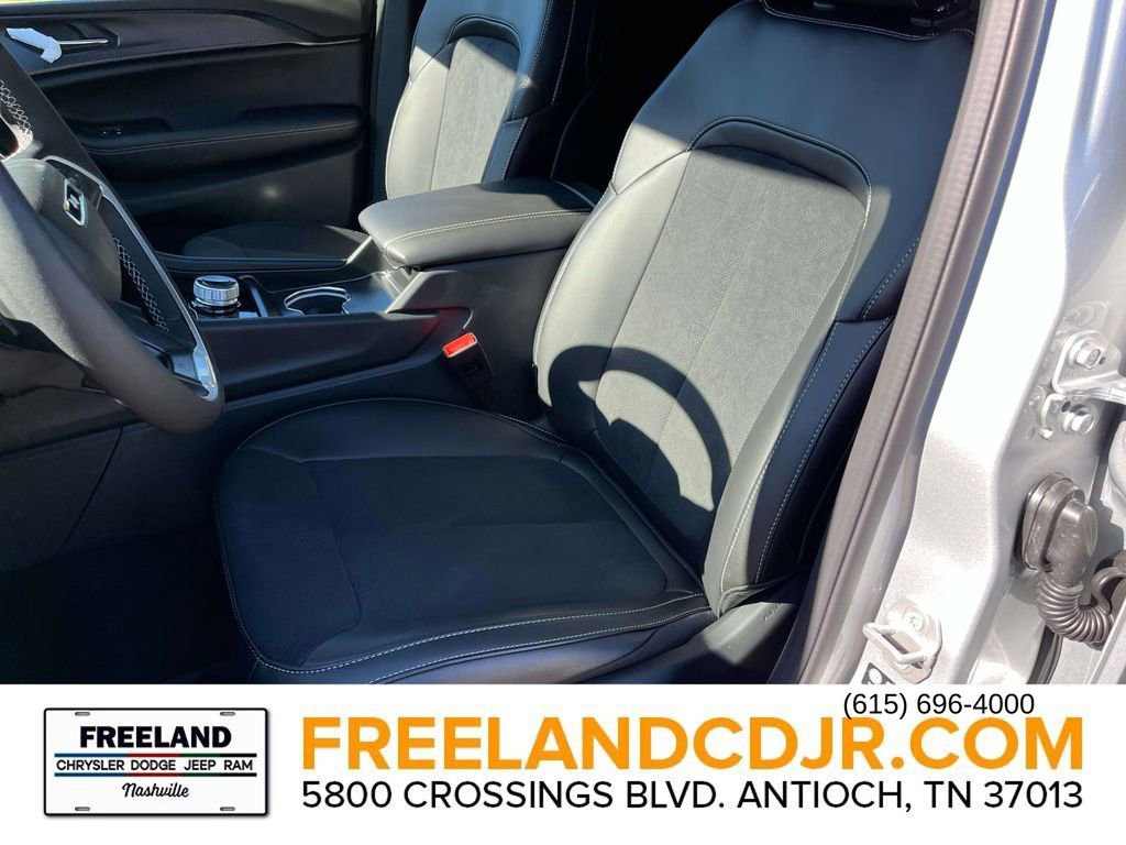 New 2025 Jeep Grand Cherokee 4WD image 23