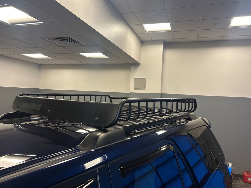 Used 2020 Toyota 4Runner Venture AWD/4WD image 19