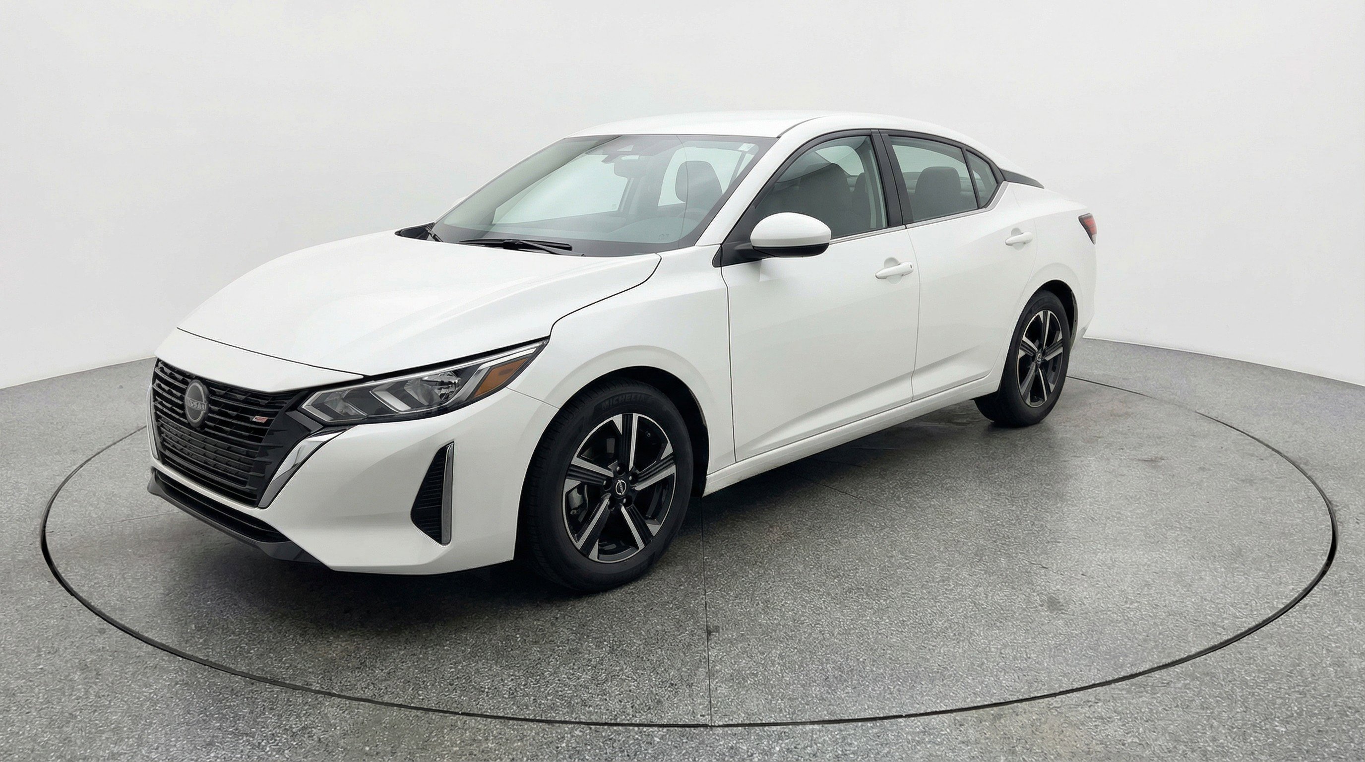 Used 2025 Nissan Sentra SV image 3