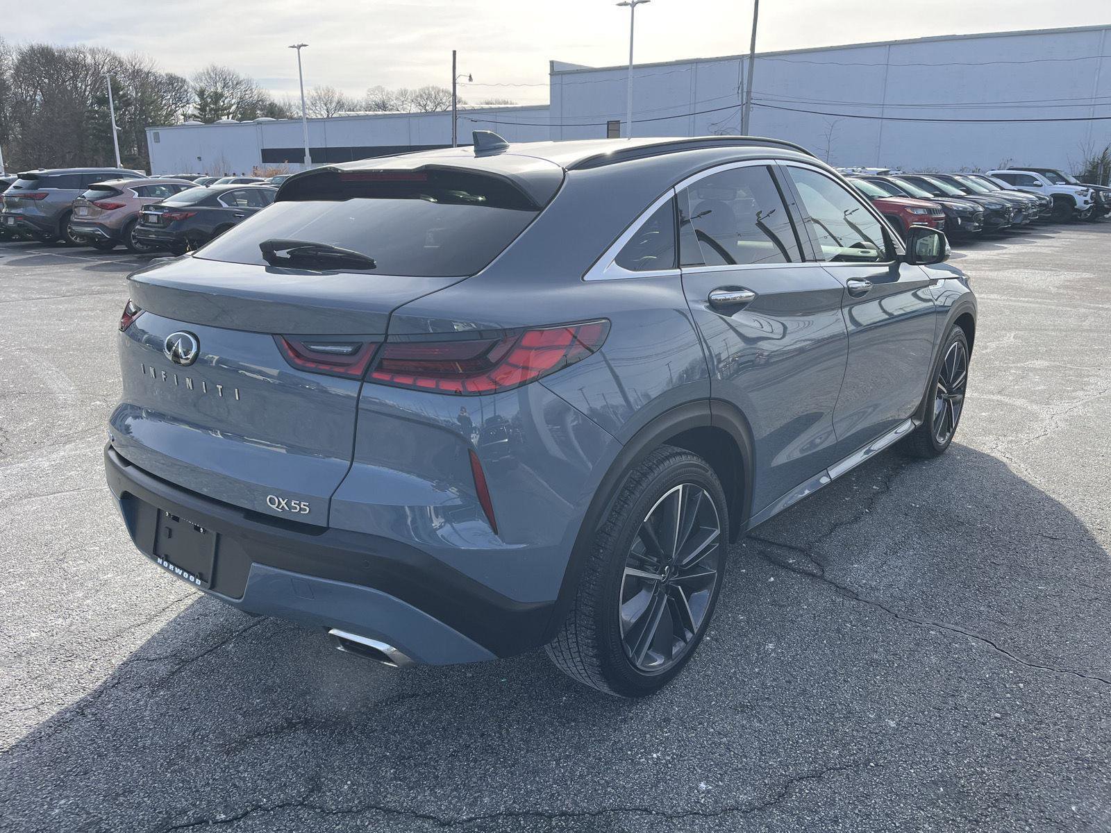 Certified 2025 INFINITI QX55 Luxe image 3
