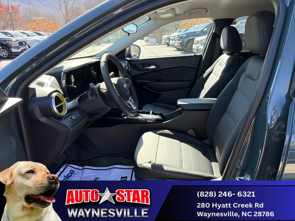 New 2025 Chevrolet Trax LT w/ Driver Confidence Package FWD image 11