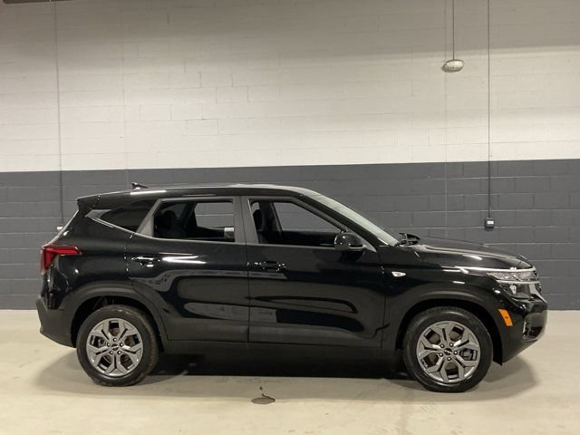 Used 2024 Kia Seltos LX AWD/4WD image 4