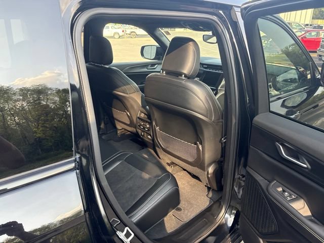 Used 2023 Jeep Grand Cherokee Altitude AWD/4WD image 27