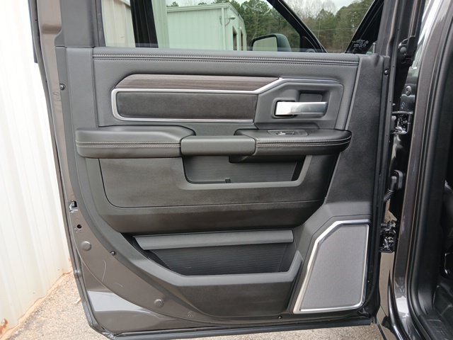 New 2026 RAM 4500 4x4 Crew Cab DRW image 17