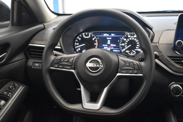 Used 2025 Nissan Altima 2.5 SV FWD image 24