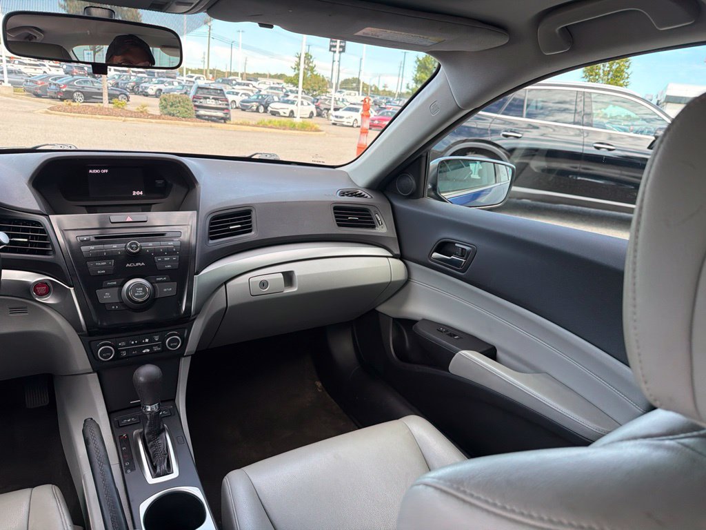 Used 2017 Acura ILX FWD image 28