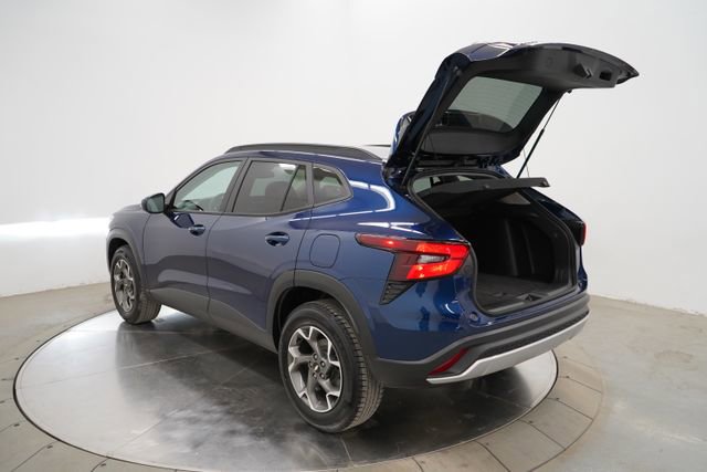 Used 2024 Chevrolet Trax LT w/ LT Convenience Package FWD image 48