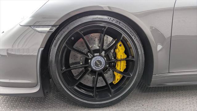 Used 2015 Porsche 911 GT3 RWD image 24