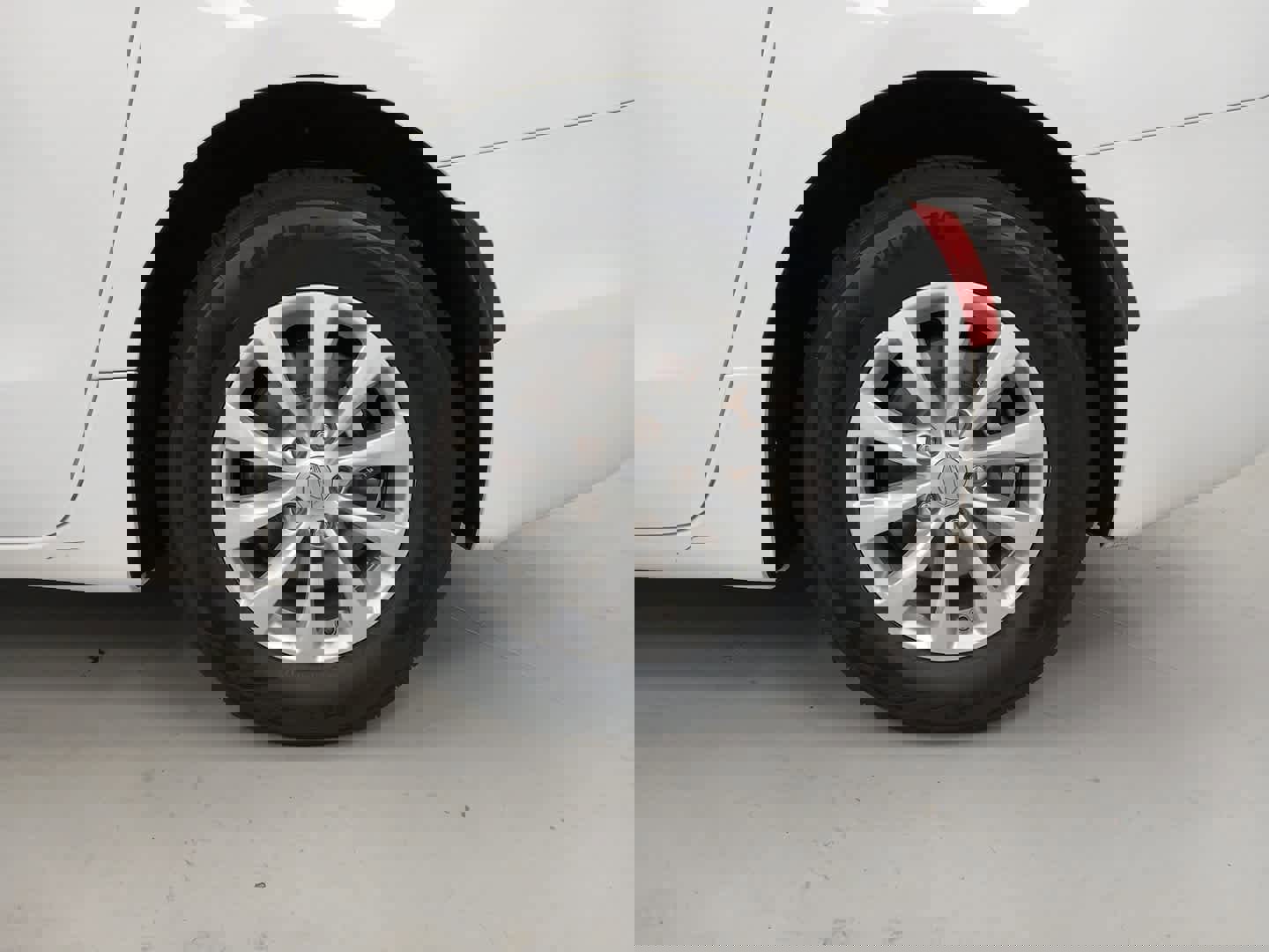 Used 2019 Chrysler Pacifica Touring Plus w/ Cold Weather Group image 15