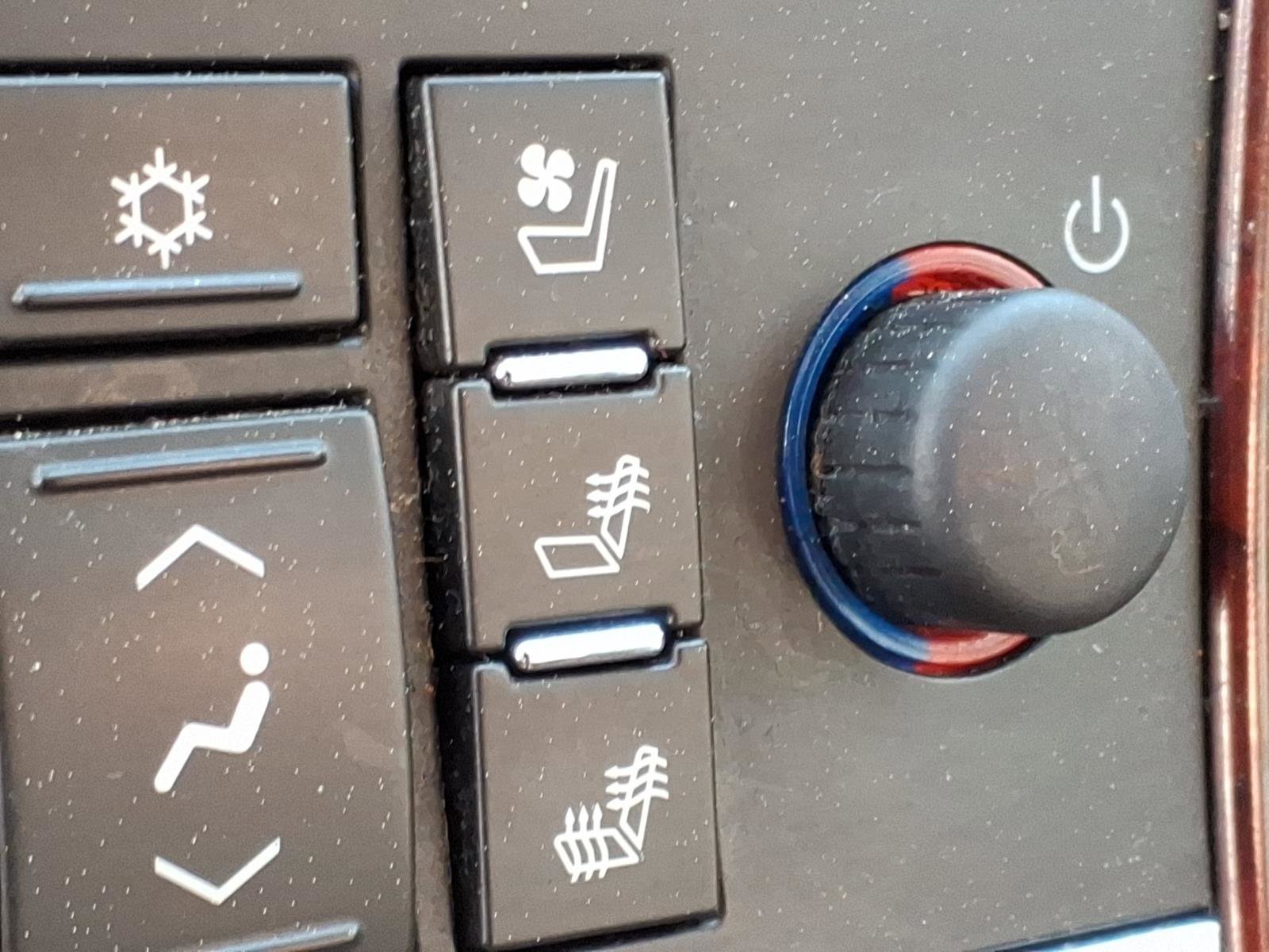 Used 2014 Cadillac Escalade Luxury image 10