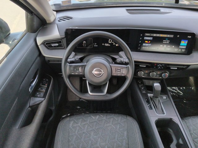 Used 2025 Nissan Kicks SV FWD image 15
