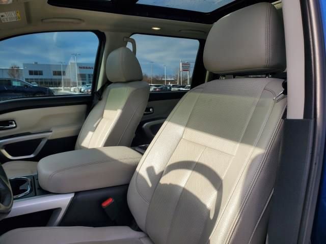 Used 2020 Nissan Titan SL w/ Moonroof Package image 21