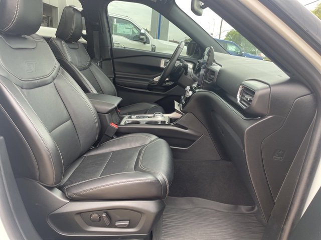 Used 2024 Ford Explorer ST w/ Technology Package image 16