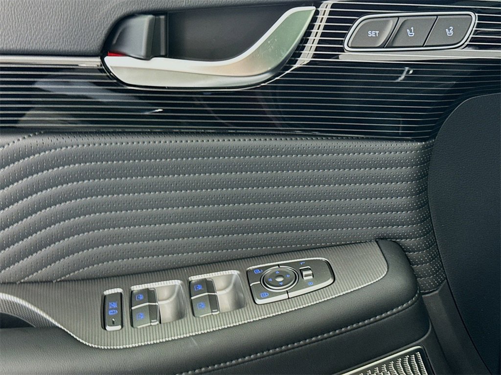 Used 2024 Hyundai Palisade Calligraphy image 18