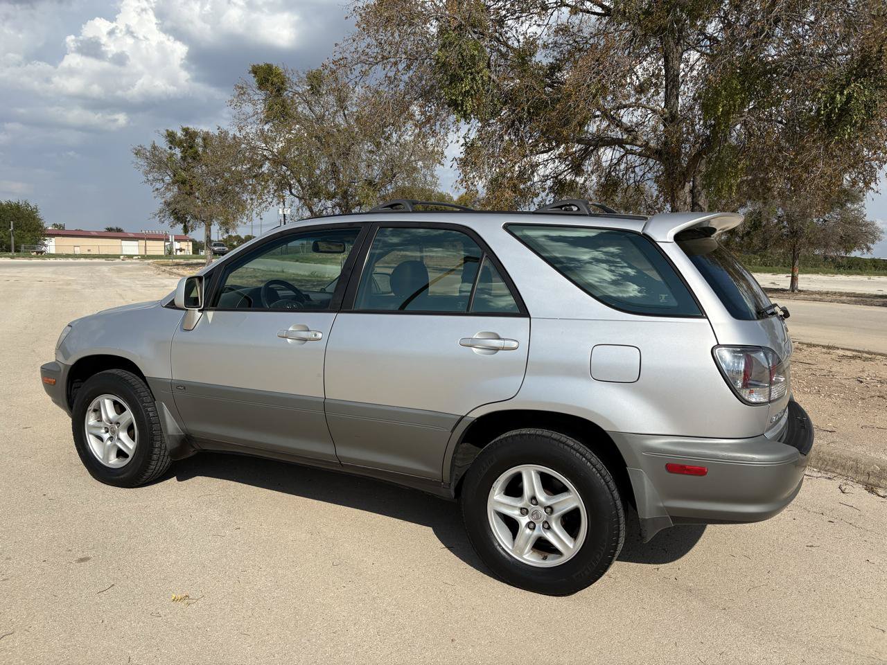 Used 2001 Lexus RX 300 w/ Premium Pkg Plus FWD image 17