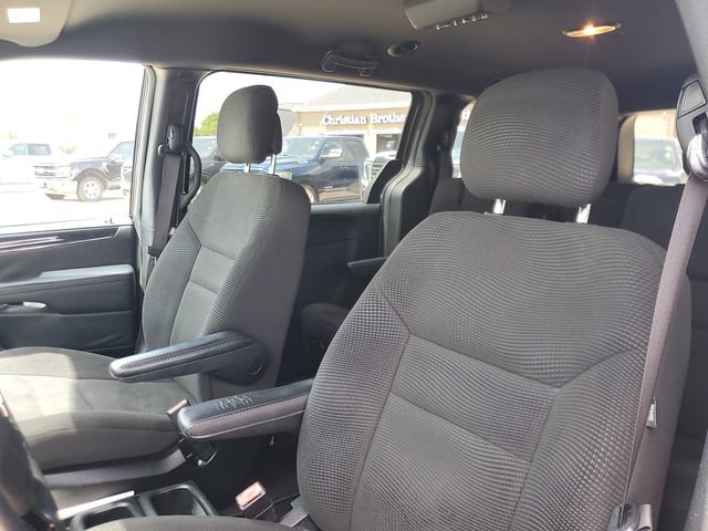 Used 2020 Dodge Grand Caravan SE FWD image 12